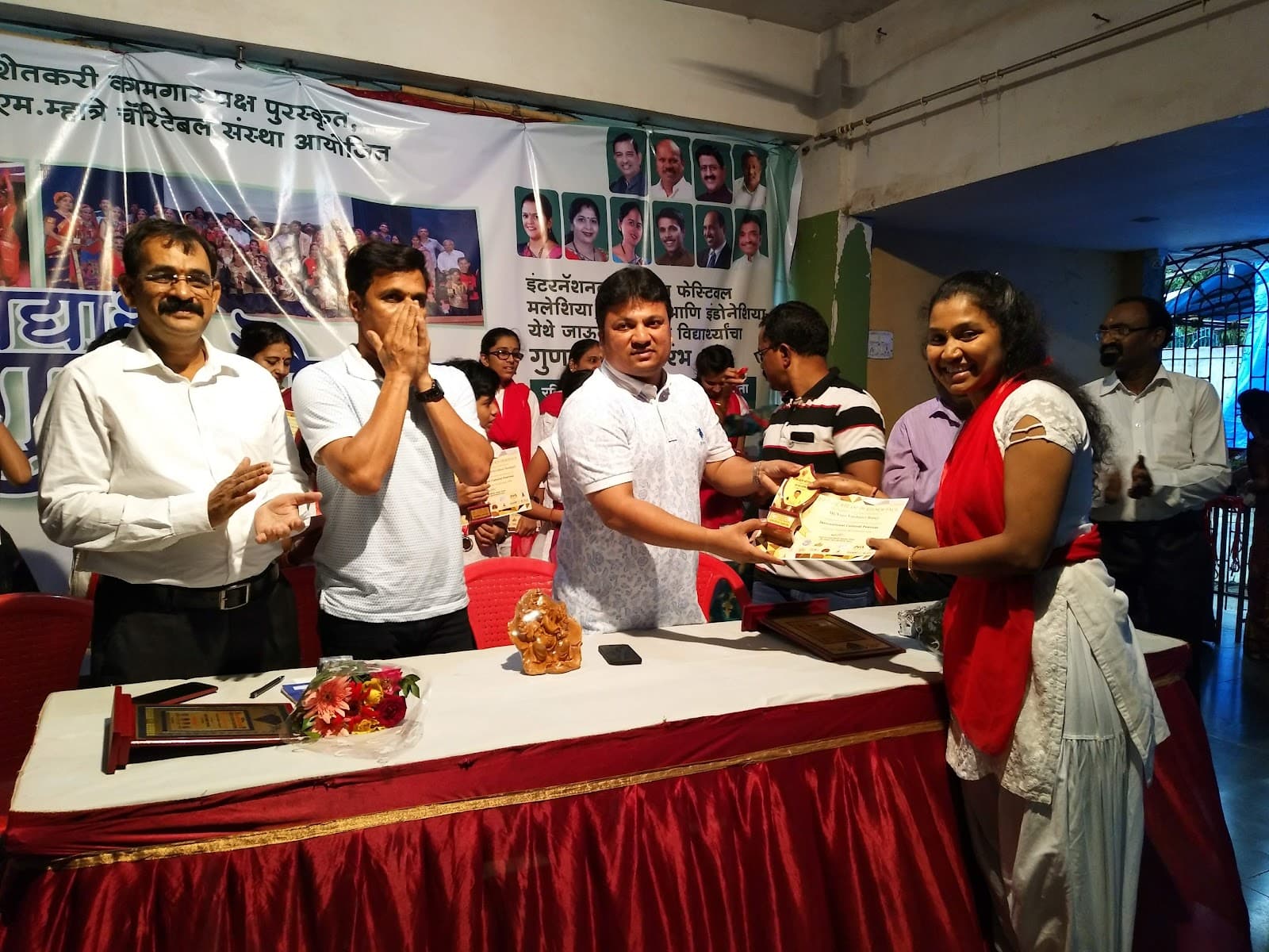 Awards and Prizes Image 13